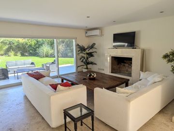 Venta casa 4 dormitorios pileta La Isla Nordelta