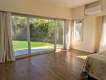 Venta casa 4 dormitorios pileta La Isla Nordelta