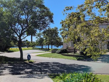Venta casa 4 dormitorios pileta La Isla Nordelta