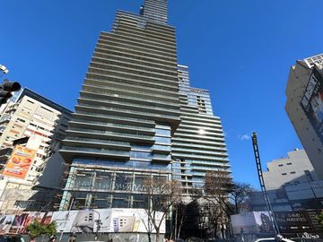 Piso alto. Hermosa vista. Lujosos amenities.