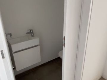 Piso alto. Hermosa vista. Lujosos amenities.