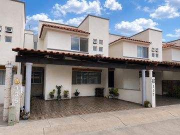 Casa remodelada en venta en Yalta Campestre | 3 recámaras | Estudio | Norte de Aguascalientes