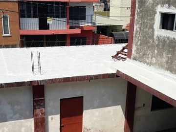 Casa en venta para familia multigeneracional en Lomas de Circuvanlación, Col.