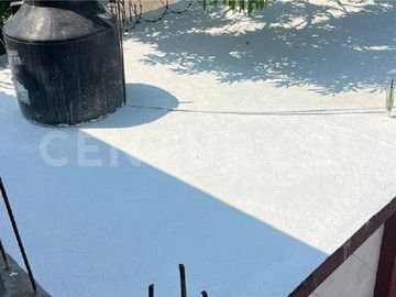 Casa en venta para familia multigeneracional en Lomas de Circuvanlación, Col.