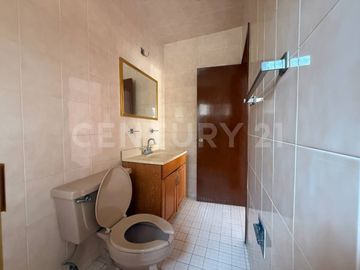 Casa en venta para familia multigeneracional en Lomas de Circuvanlación, Col.