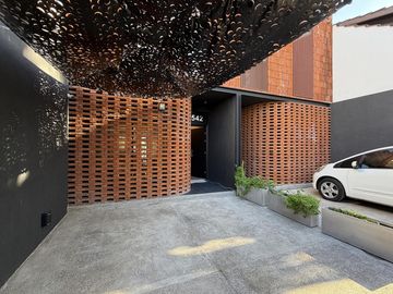 VENTA DUPLEX PREMIUM 4 AMBIENTES A ESTRENAR CON COCHERA, JARDIN Y PARRILLA EN OLIVOS