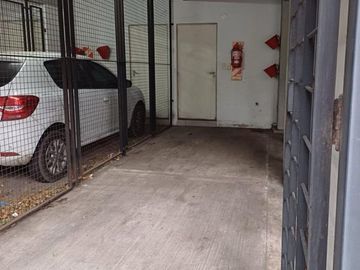 VENTA DE COCHERA FIJA  VILLA DEL PARQUE