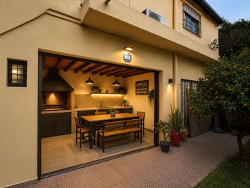 Casa 4 amb con parque, terraza y cochera