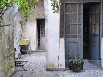 CASA 2 PLANTAS, JARDIN , PATIO Y GARAGE 5 AMB.