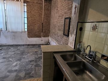 CASA 2 PLANTAS, JARDIN , PATIO Y GARAGE 5 AMB.