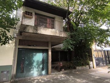 CASA 2 PLANTAS, JARDIN , PATIO Y GARAGE 5 AMB.