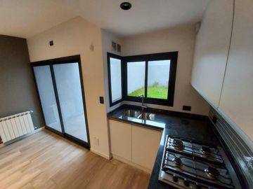 VENTA TRIPLEX 5AMB. OLIVOS
