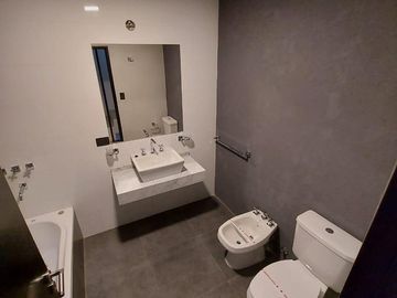 VENTA TRIPLEX 5AMB. OLIVOS