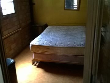 Local comercial con 2 loft y 1 dpto, en avenida.