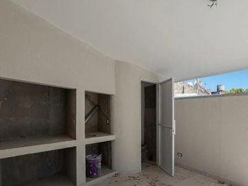 VENTA CASA 3 DORMITORIOS CON COCHERA PICHINCHA