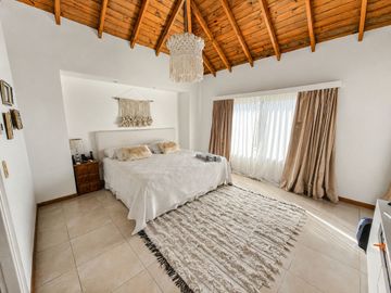 VENTA CASA 6 AMB C/DEP BARRIO CERRADO VILLA OLIVOS