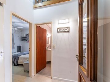 Venta Casa de 7 amb. con doble cochera y patio