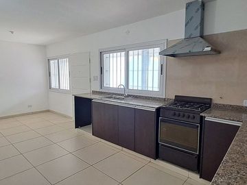 VENTA CASA 4 AMBIENTES PILETA COCHERA PADUA CENTRO