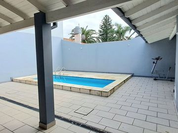 VENTA CASA 4 AMBIENTES PILETA COCHERA PADUA CENTRO