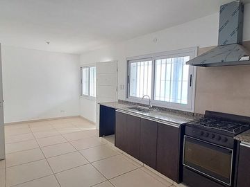 VENTA CASA 4 AMBIENTES PILETA COCHERA PADUA CENTRO