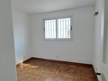 VENTA CASA 4 AMBIENTES PILETA COCHERA PADUA CENTRO