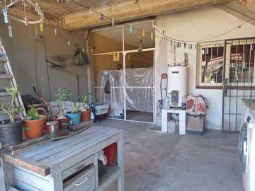 VENTA CASA 5 AMBIENTES COCHERA JARDIN MERLO