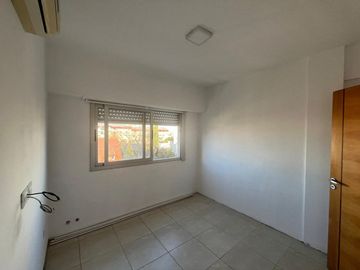 VENTA DEPTO 2 AMB BALCON Y PILETA FRENTE APTO CRED