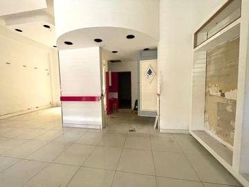 VENDE LOCAL COMERCIAL 70 m2 CUB FLORES