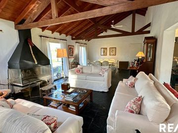 Retasada! Venta casa 5 ambientes en Carmel C.C.