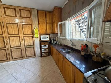 VENTA CASA+DPTO+PILETA CALLE SAN MARTIN LAS HERAS