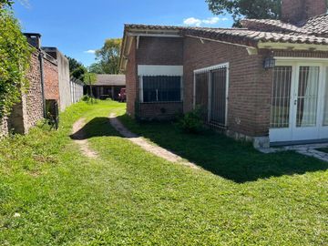 VENTA CASA 3 AMB S/LOTE 866 MTS. EN ING. MASCHWITZ