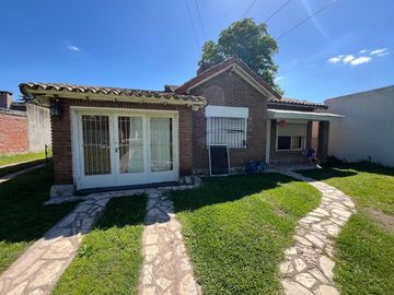 VENTA CASA 3 AMB S/LOTE 866 MTS. EN ING. MASCHWITZ