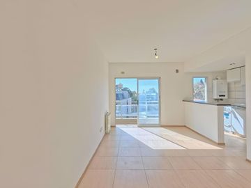 DEPARTAMENTO EN VENTA 2 AMBIENTES CON COCHERA DESC