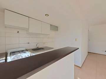 DEPARTAMENTO EN VENTA 2 AMBIENTES CON COCHERA DESC