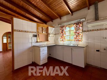 Vende casa 4 Dormitorios, Barrio Mercantiles, Nqn.