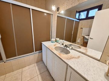 VENTA CASA 6 AMB PILETA QUINCHO FLORIDA OESTE