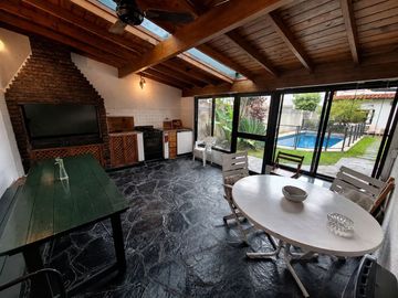VENTA CASA 6 AMB PILETA QUINCHO FLORIDA OESTE