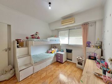 Venta 3 ambientes reciclado con balcón Flores