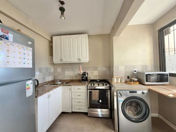 Venta 3 ambientes reciclado con balcón Flores