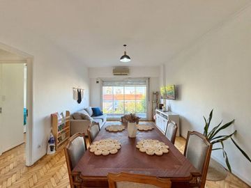 Venta 3 ambientes reciclado con balcón Flores