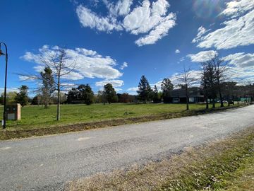 LOTE EN VENTA EN MIRALAGOS