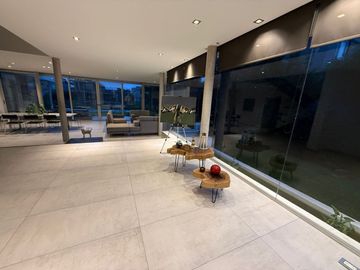 VENTA CASA 5 AMBIENTES CON PISICINA, NUEVO QUILMES