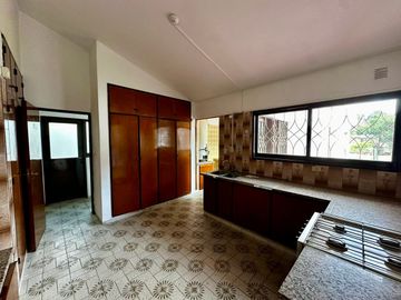 VENTA CASA CENTERARIO 4 DORMI ESCRI PILETA A REFAC
