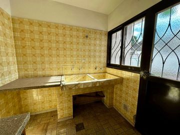 VENTA CASA CENTERARIO 4 DORMI ESCRI PILETA A REFAC
