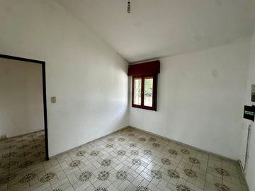 VENTA CASA CENTERARIO 4 DORMI ESCRI PILETA A REFAC