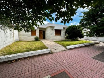 VENTA CASA CENTERARIO 4 DORMI ESCRI PILETA A REFAC