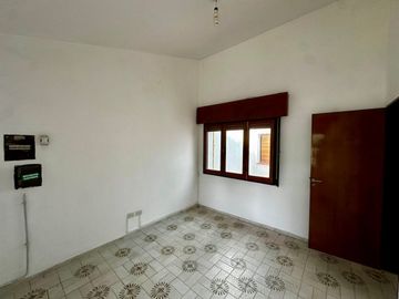 VENTA CASA CENTERARIO 4 DORMI ESCRI PILETA A REFAC