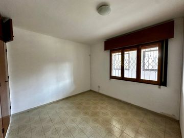 VENTA CASA CENTERARIO 4 DORMI ESCRI PILETA A REFAC