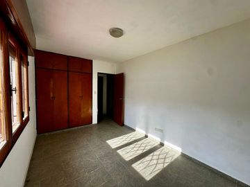 VENTA CASA CENTERARIO 4 DORMI ESCRI PILETA A REFAC