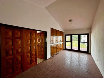 VENTA CASA CENTERARIO 4 DORMI ESCRI PILETA A REFAC
